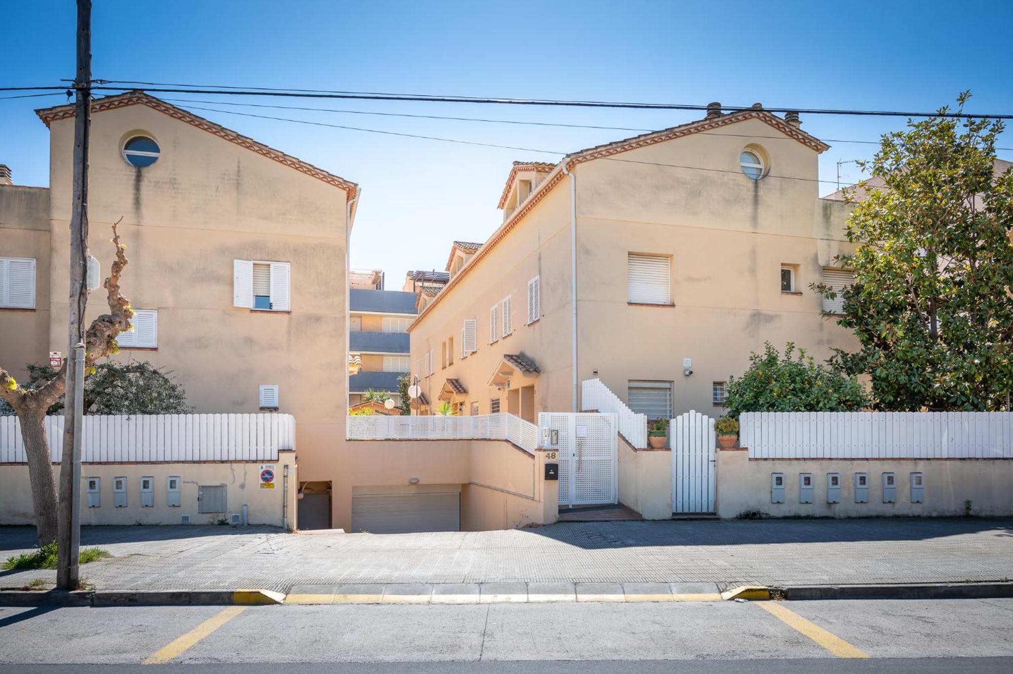 CAN LOLA Estupenda casa de 4 habitaciones con jardín a 150 metros de la playa Torredembarra Exterior foto