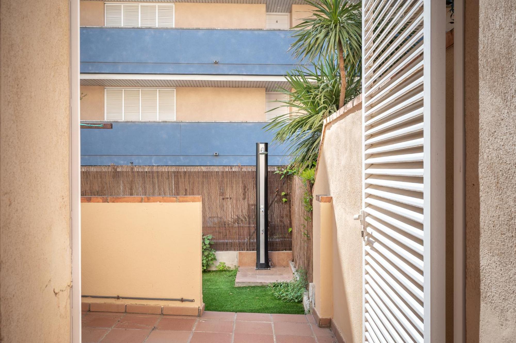 CAN LOLA Estupenda casa de 4 habitaciones con jardín a 150 metros de la playa Torredembarra Exterior foto